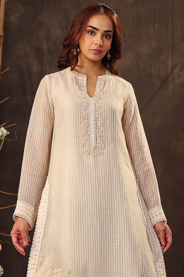 Ivory Silk Chanderi Resham & Applique Embroidered Kurta Set by Niti Bothra at Pernia's Pop Up Shop
