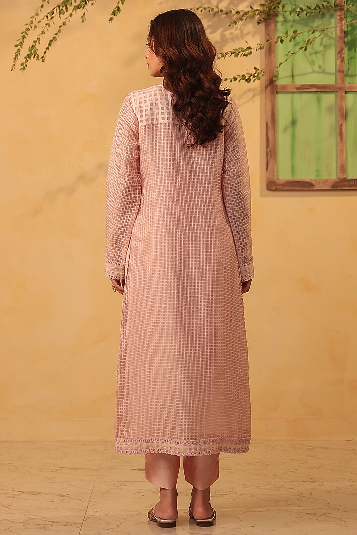 Light Pink Silk Chanderi Resham & Applique Embroidered Kurta Set by Niti Bothra at Pernia's Pop Up Shop