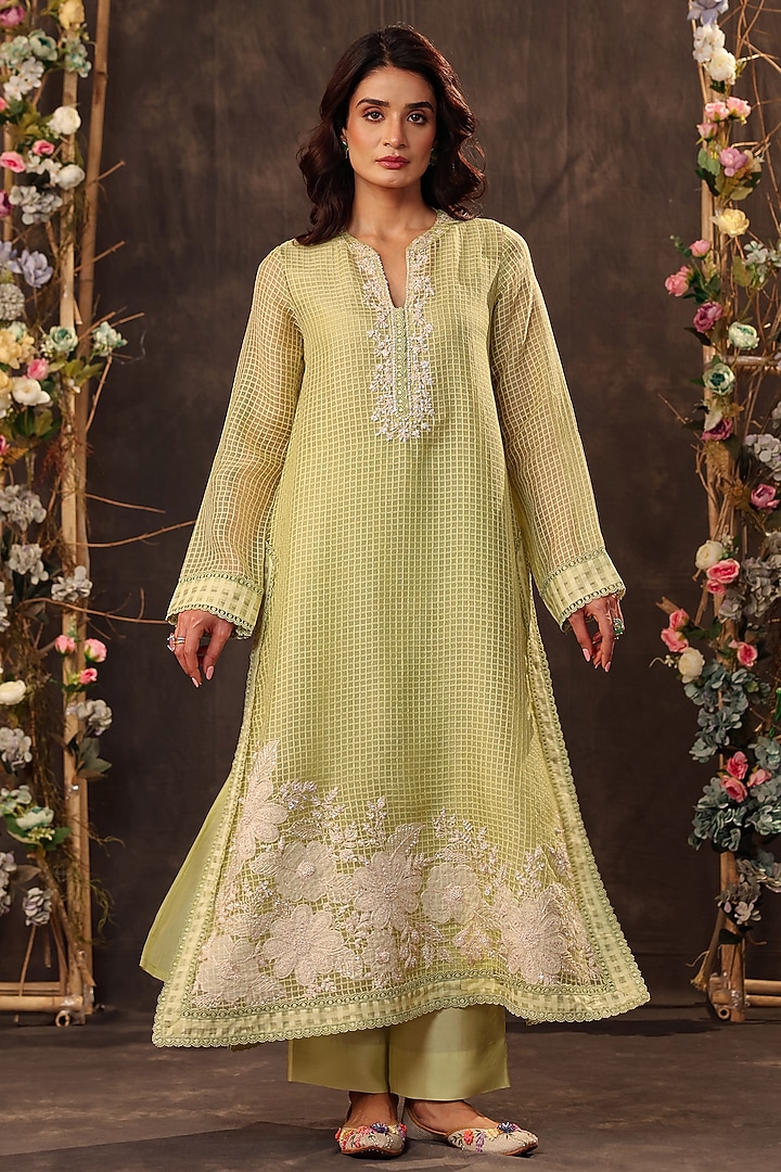 Green Silk Chanderi Resham & Applique Embroidered Kurta Set by Niti Bothra at Pernia's Pop Up Shop