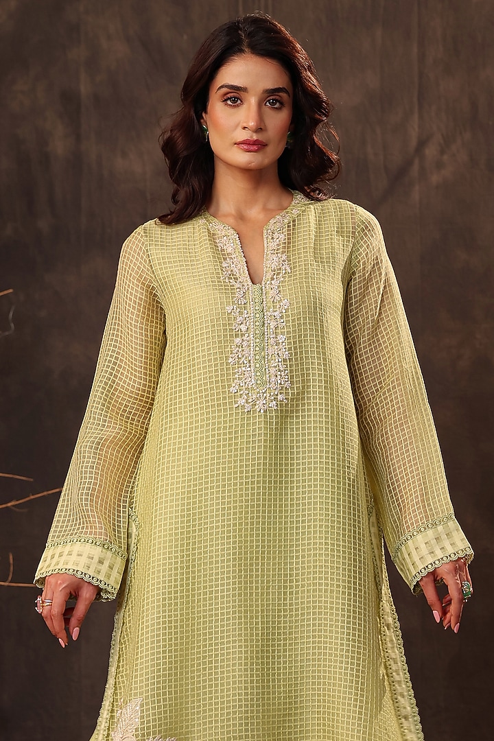 Green Silk Chanderi Resham & Applique Embroidered Kurta Set by Niti Bothra at Pernia's Pop Up Shop
