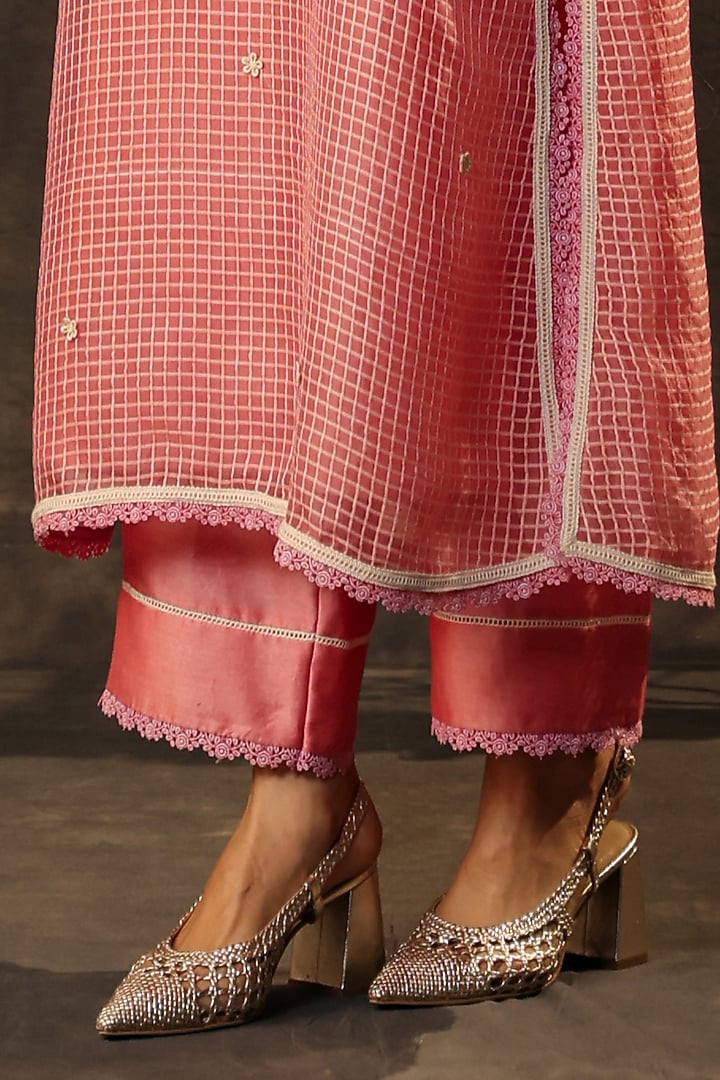 Pink Silk Chanderi Resham & Pearl Embroidered Kurta Set by Niti Bothra at Pernia's Pop Up Shop