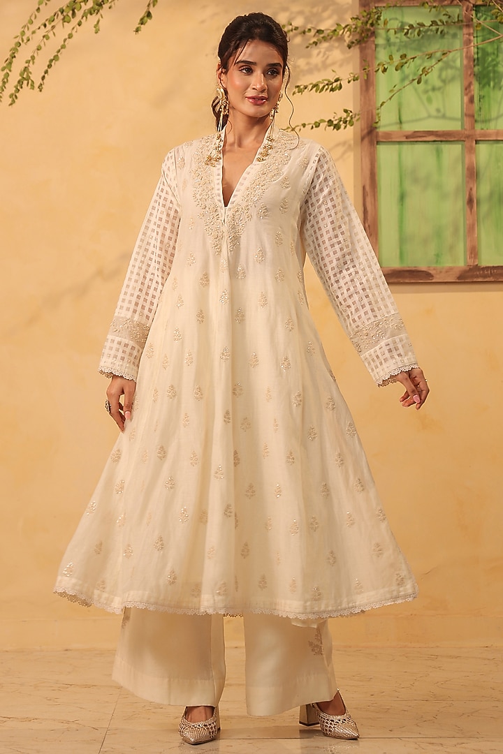 Ivory Silk Chanderi Pearl Embroidered Kalidar Kurta Set by Niti Bothra at Pernia's Pop Up Shop