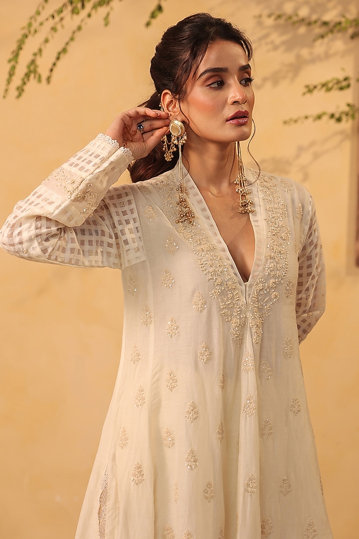 Ivory Silk Chanderi Pearl Embroidered Kalidar Kurta Set by Niti Bothra at Pernia's Pop Up Shop