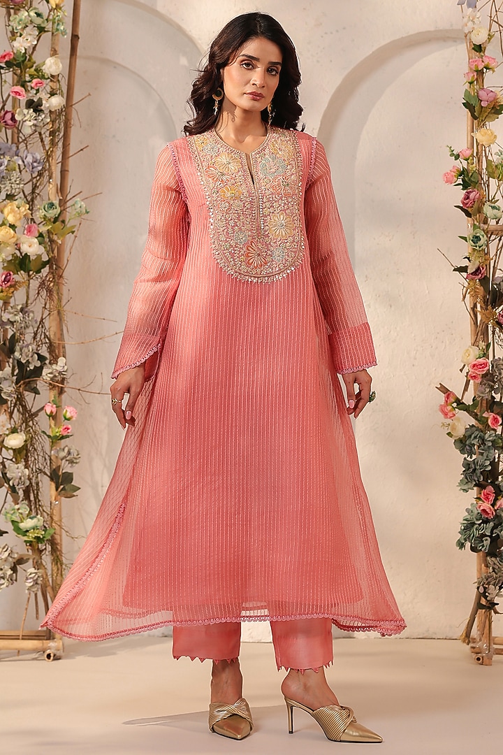 Pink Silk Chanderi Resham & Pearl Embroidered Kurta Set by Niti Bothra at Pernia's Pop Up Shop