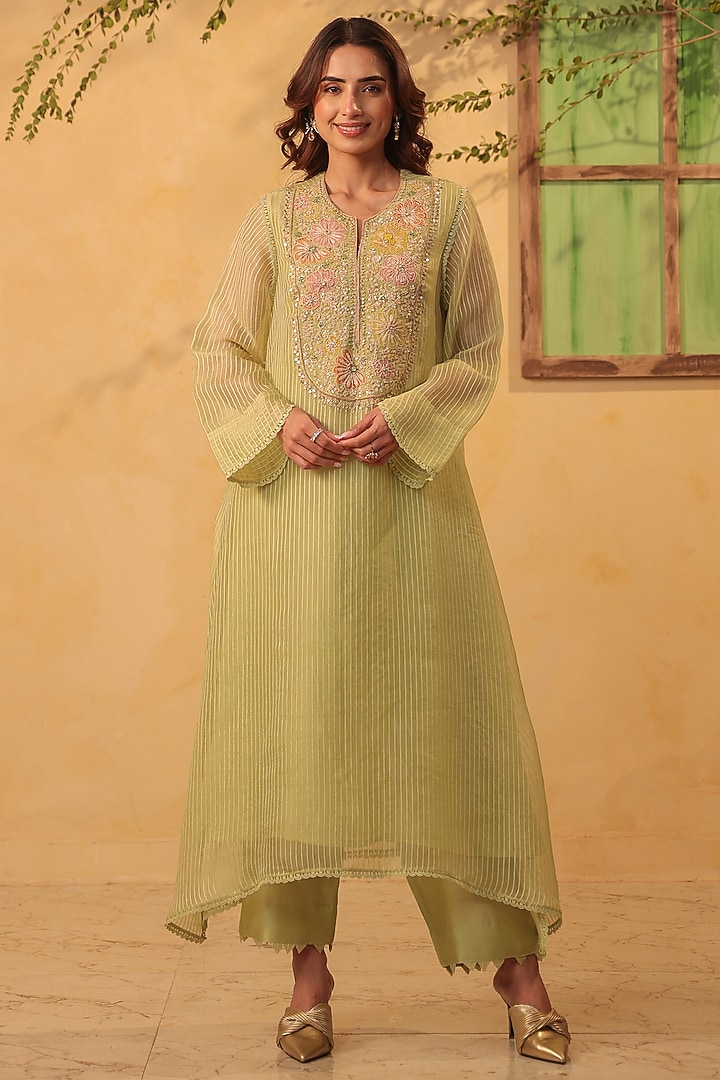 Green Silk Chanderi Resham & Pearl Embroidered Kurta Set by Niti Bothra at Pernia's Pop Up Shop