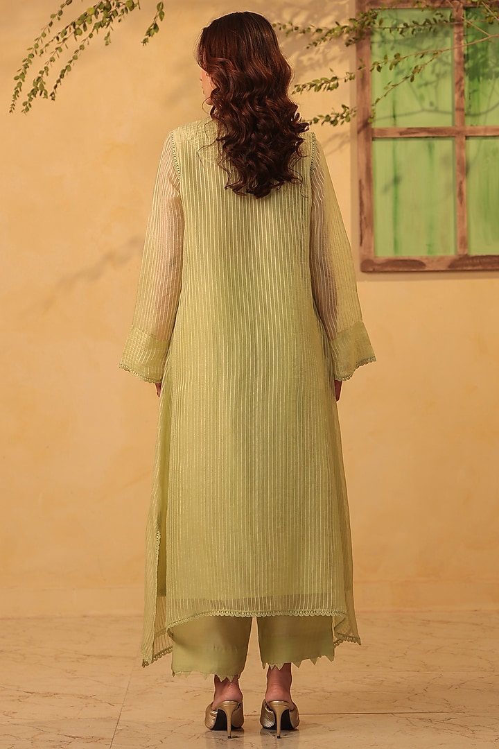 Green Silk Chanderi Resham & Pearl Embroidered Kurta Set by Niti Bothra at Pernia's Pop Up Shop