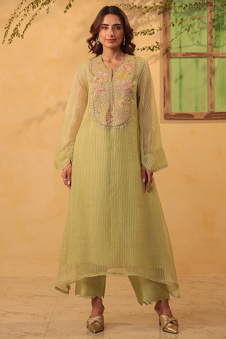 Green Silk Chanderi Resham & Pearl Embroidered Kurta Set by Niti Bothra at Pernia's Pop Up Shop