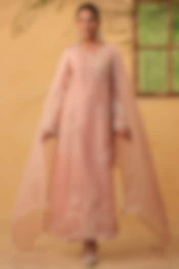 Light Pink Silk Tencel Resham & Applique Embroidered Kurta Set by Niti Bothra at Pernia's Pop Up Shop