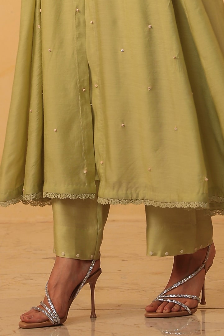Green Silk Chanderi Applique & Resham Embroidered Jacket-Style Kurta Set by Niti Bothra at Pernia's Pop Up Shop