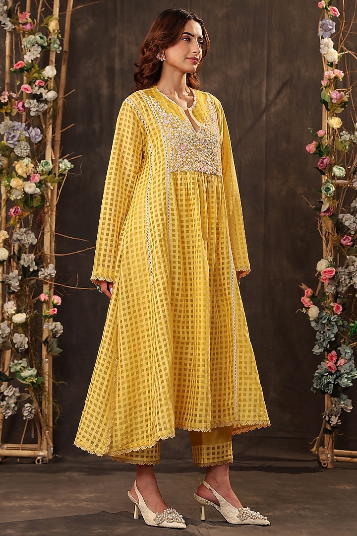 Yellow Silk Chanderi Applique & Resham Embroidered Kalidar Kurta Set by Niti Bothra at Pernia's Pop Up Shop