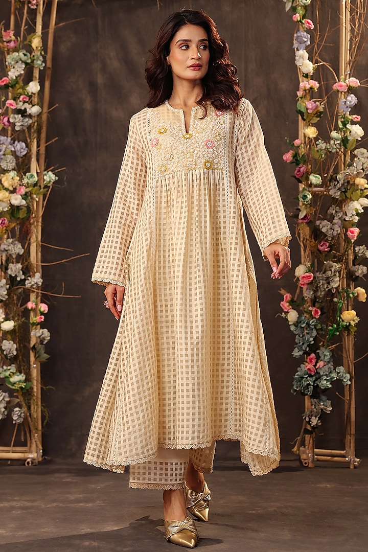 Beige Silk Chanderi Applique & Resham Embroidered Kalidar Kurta Set by Niti Bothra at Pernia's Pop Up Shop