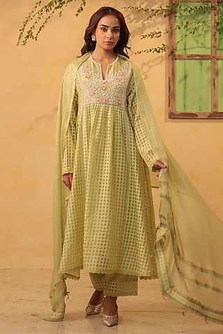 Green Silk Chanderi Applique & Resham Embroidered Kalidar Kurta Set by Niti Bothra