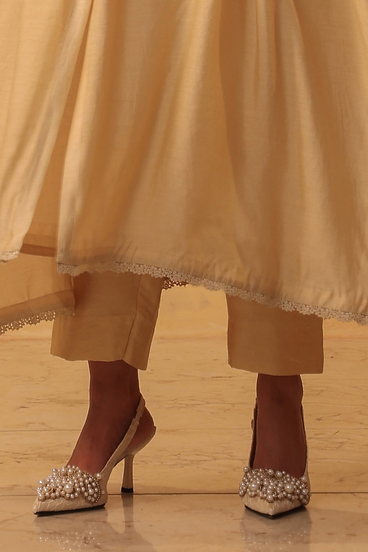 Beige Silk Chanderi & Silk Tencel Kurta Set by Niti Bothra at Pernia's Pop Up Shop