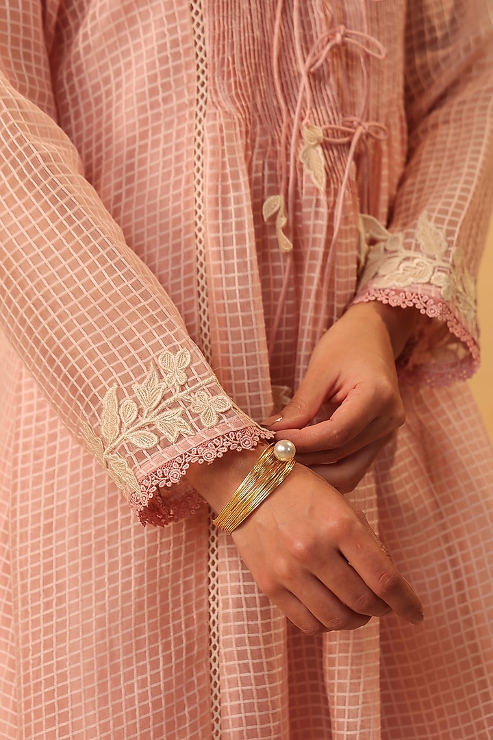 Light Pink Silk Chanderi Applique Embroidered Kurta Set by Niti Bothra at Pernia's Pop Up Shop