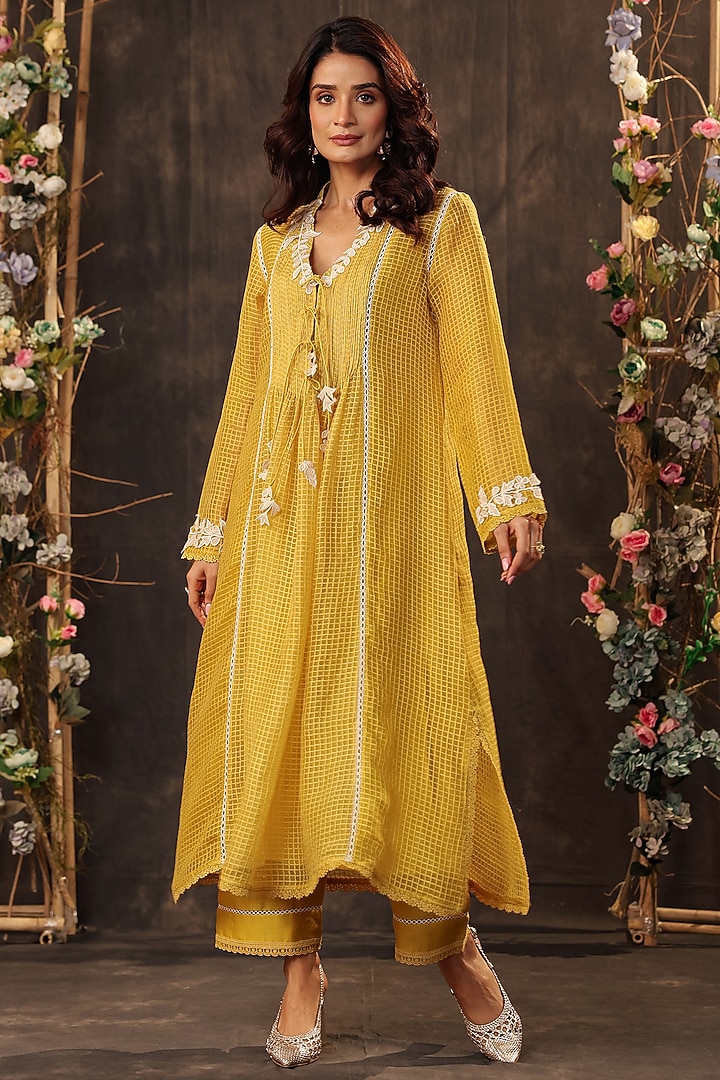 Yellow Silk Chanderi Applique Embroidered Kurta Set by Niti Bothra at Pernia's Pop Up Shop