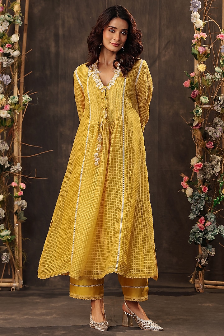 Yellow Silk Chanderi Applique Embroidered Kurta Set by Niti Bothra at Pernia's Pop Up Shop