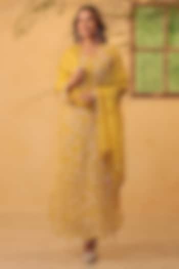 Yellow Organza & Silk Tencel Pearl Embroidered Kurta Set by Niti Bothra at Pernia's Pop Up Shop