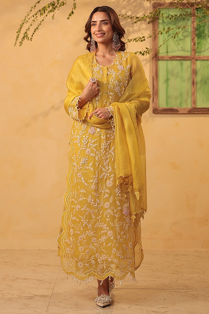 Yellow Organza & Silk Tencel Pearl Embroidered Kurta Set by Niti Bothra at Pernia's Pop Up Shop