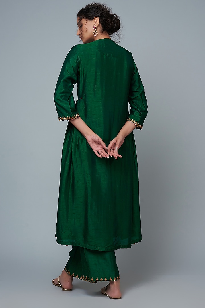 Green Silk Hand Embroidered Kurta Set by Niti Bothra at Pernia's Pop Up Shop