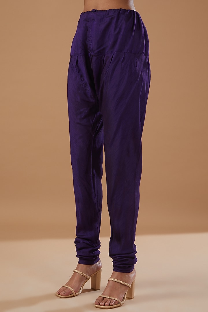 Purple Kora Silk Embroidered Kurta Set by Niti Bothra at Pernia's Pop Up Shop