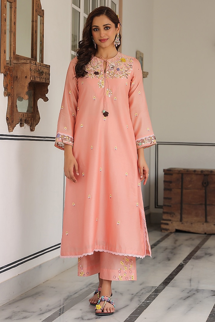 Peach Silk Chanderi 3D Floral Embroidered Kurta Set by Niti Bothra at Pernia's Pop Up Shop
