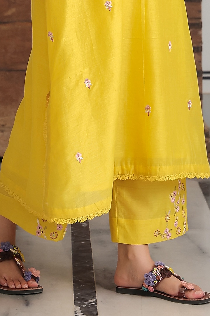 Yellow Silk Chanderi 3D Floral Embroidered Kurta Set by Niti Bothra at Pernia's Pop Up Shop