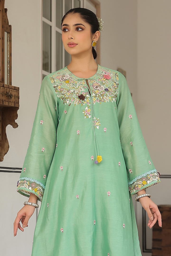 Green Silk Chanderi 3D Floral Embroidered Kurta Set by Niti Bothra at Pernia's Pop Up Shop