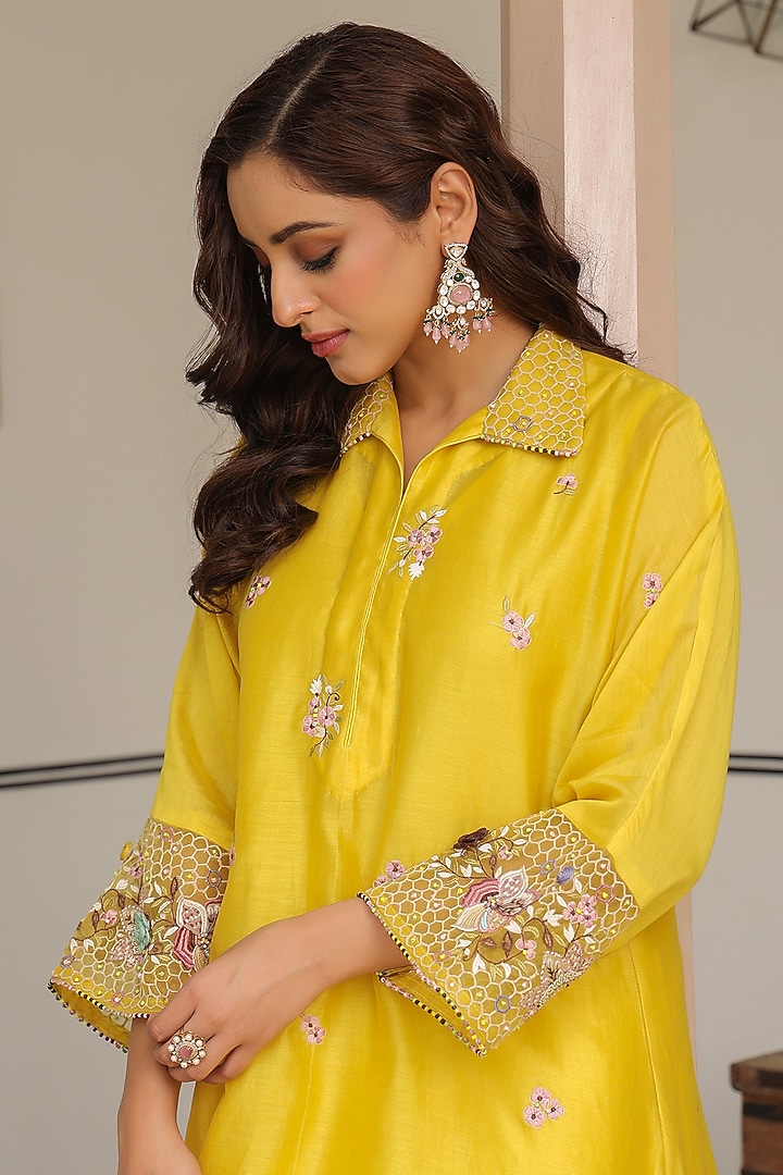 Yellow Silk Chanderi 3D Floral Embroidered Kurta Set by Niti Bothra at Pernia's Pop Up Shop