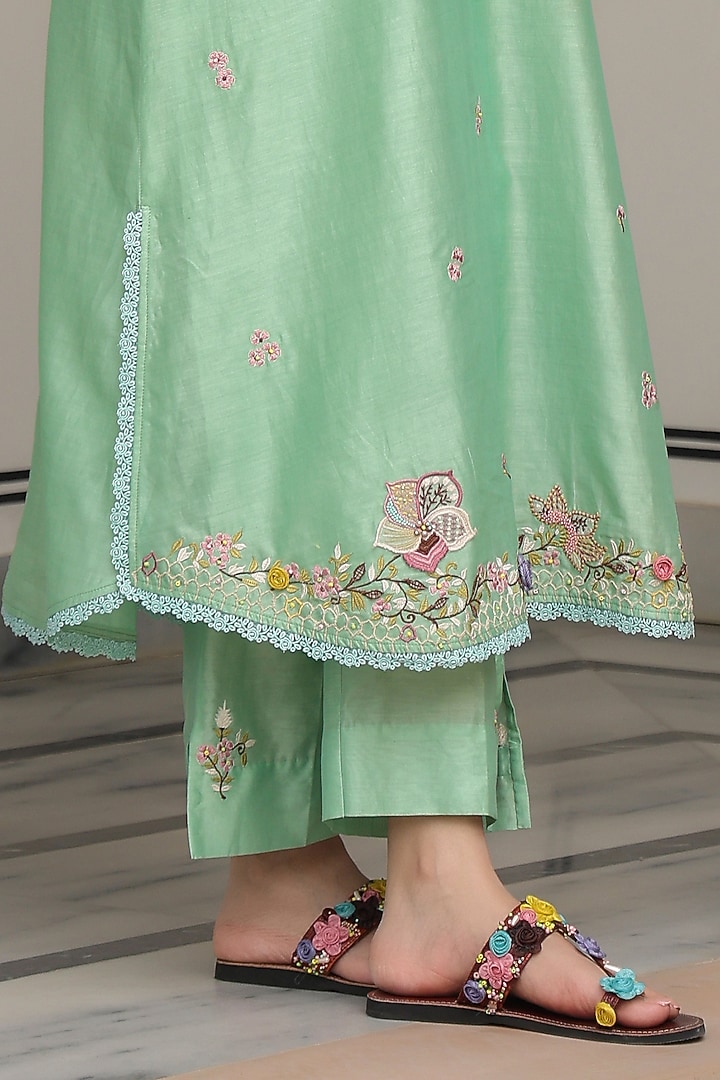 Green Silk Chanderi 3D Floral Embroidered Kurta Set by Niti Bothra at Pernia's Pop Up Shop