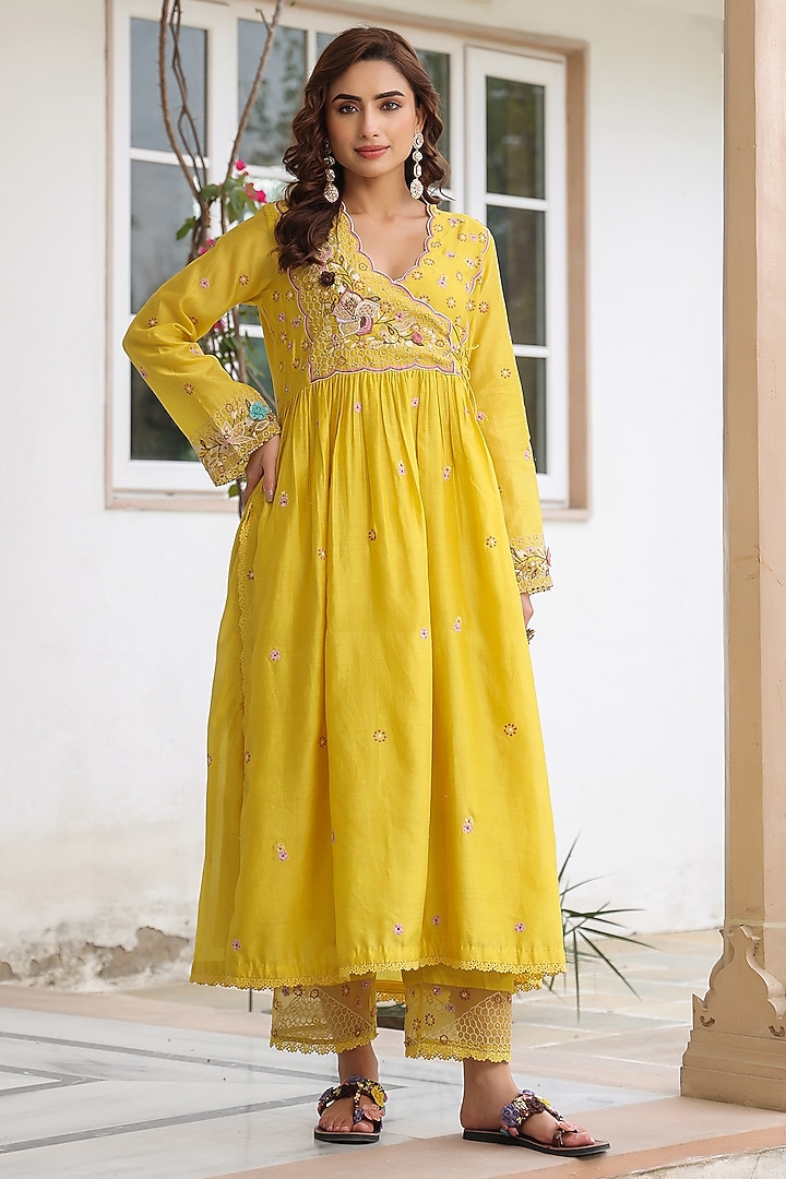 Yellow Silk Chanderi 3D Floral Embroidered Kurta Set by Niti Bothra at Pernia's Pop Up Shop