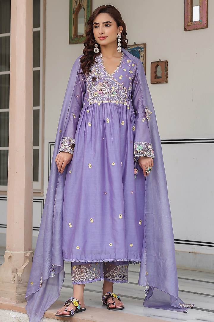 Lilac Silk Chanderi 3D Floral Embroidered Kurta Set by Niti Bothra at Pernia's Pop Up Shop