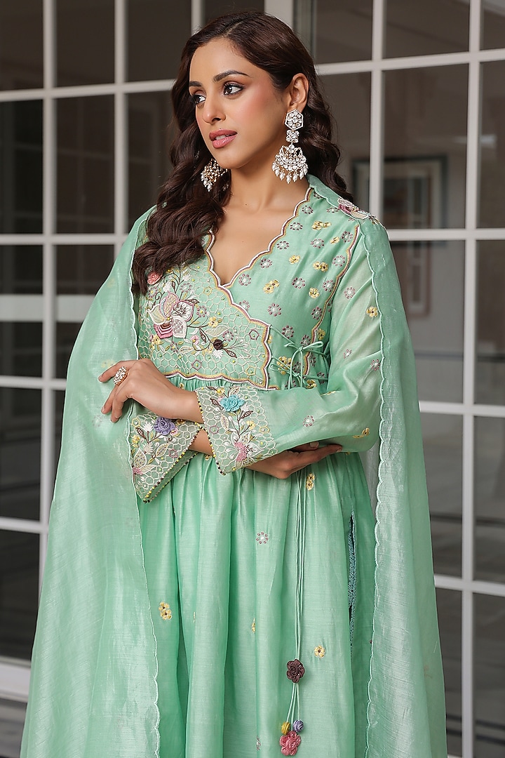 Green Silk Chanderi 3D Floral Embroidered Kurta Set by Niti Bothra at Pernia's Pop Up Shop