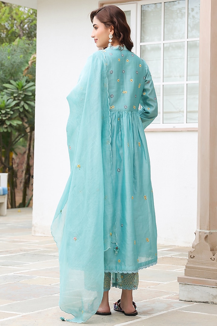 Blue Silk Chanderi 3D Floral Embroidered Kurta Set by Niti Bothra at Pernia's Pop Up Shop