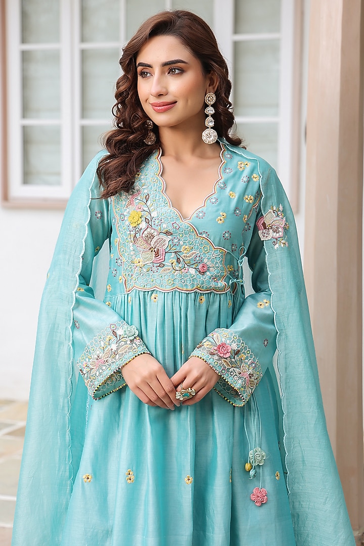 Blue Silk Chanderi 3D Floral Embroidered Kurta Set by Niti Bothra at Pernia's Pop Up Shop