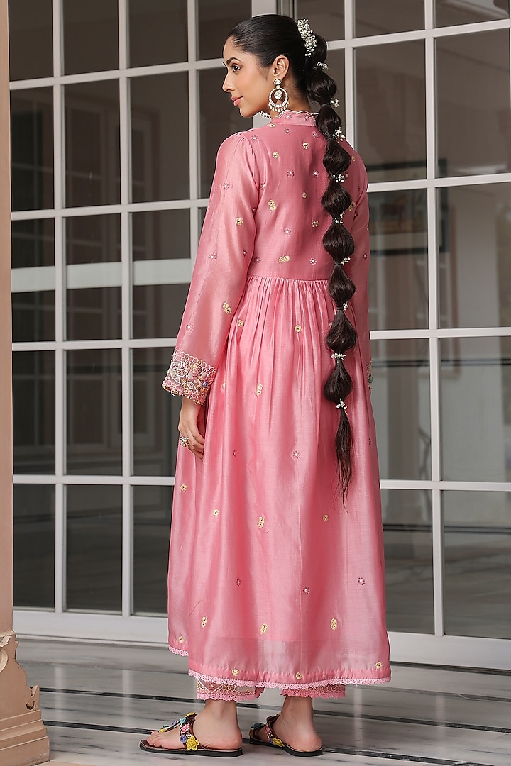Pink Silk Chanderi 3D Floral & Boota Embroidered Kurta Set by Niti Bothra at Pernia's Pop Up Shop