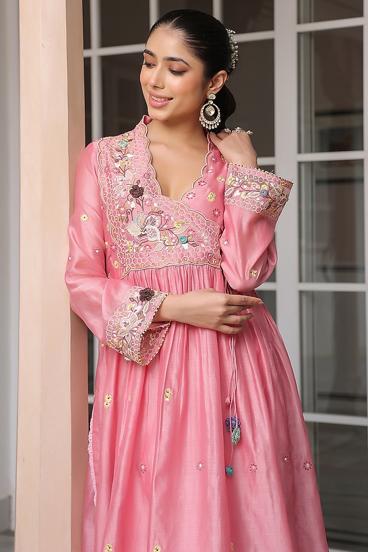 Pink Silk Chanderi 3D Floral & Boota Embroidered Kurta Set by Niti Bothra at Pernia's Pop Up Shop