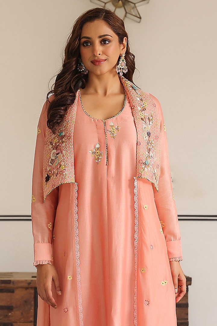 Peach Silk Chanderi 3D Floral Embroidered Jacket Kurta Set by Niti Bothra at Pernia's Pop Up Shop