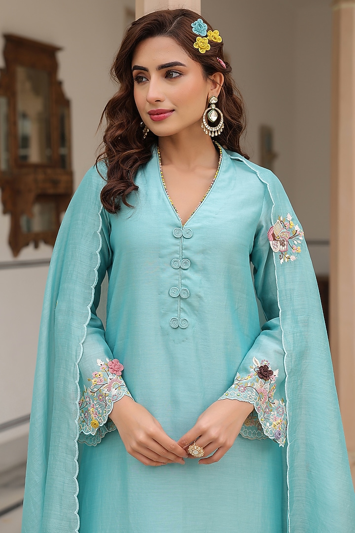 Blue Silk Chanderi 3D Floral Embroidered Scalloped Kurta Set by Niti Bothra at Pernia's Pop Up Shop