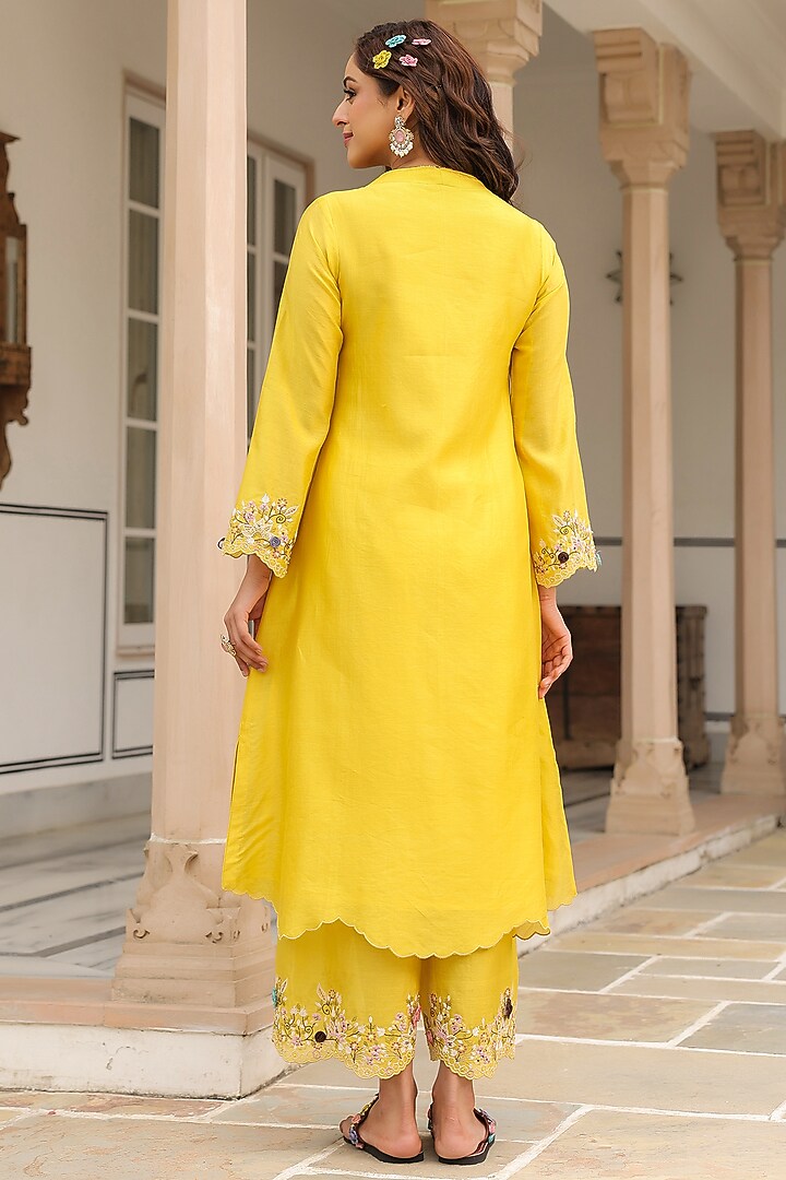 Yellow Silk Chanderi 3D Floral Embroidered Scalloped Kurta Set by Niti Bothra at Pernia's Pop Up Shop