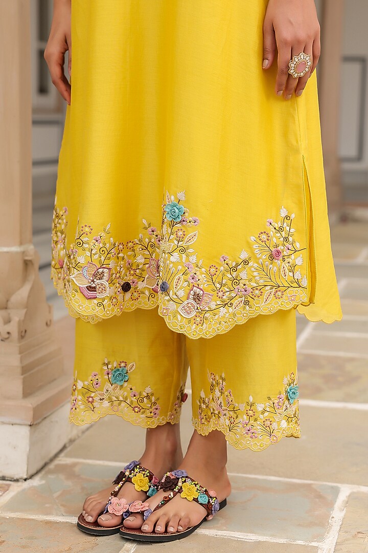 Yellow Silk Chanderi 3D Floral Embroidered Scalloped Kurta Set by Niti Bothra at Pernia's Pop Up Shop