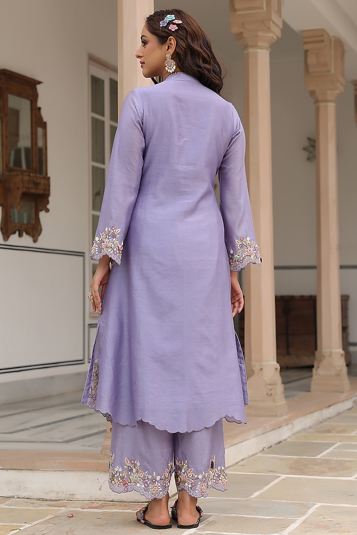 Lilac Silk Chanderi 3D Floral Embroidered Scalloped Kurta Set by Niti Bothra at Pernia's Pop Up Shop