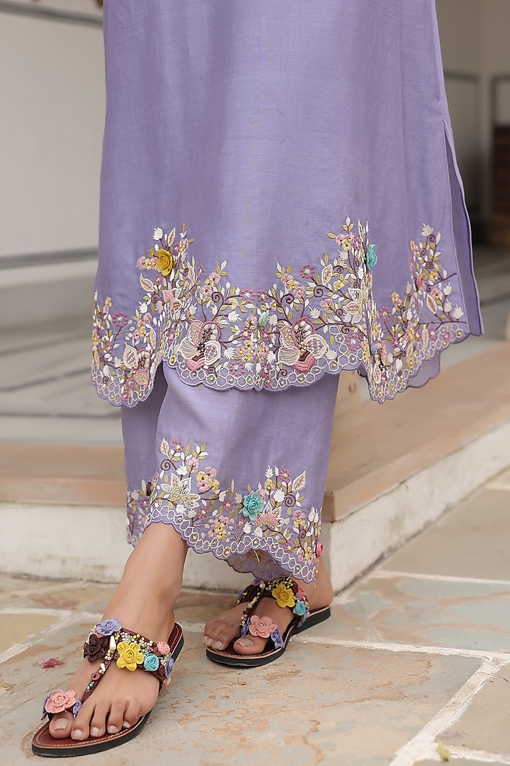 Lilac Silk Chanderi 3D Floral Embroidered Scalloped Kurta Set by Niti Bothra at Pernia's Pop Up Shop