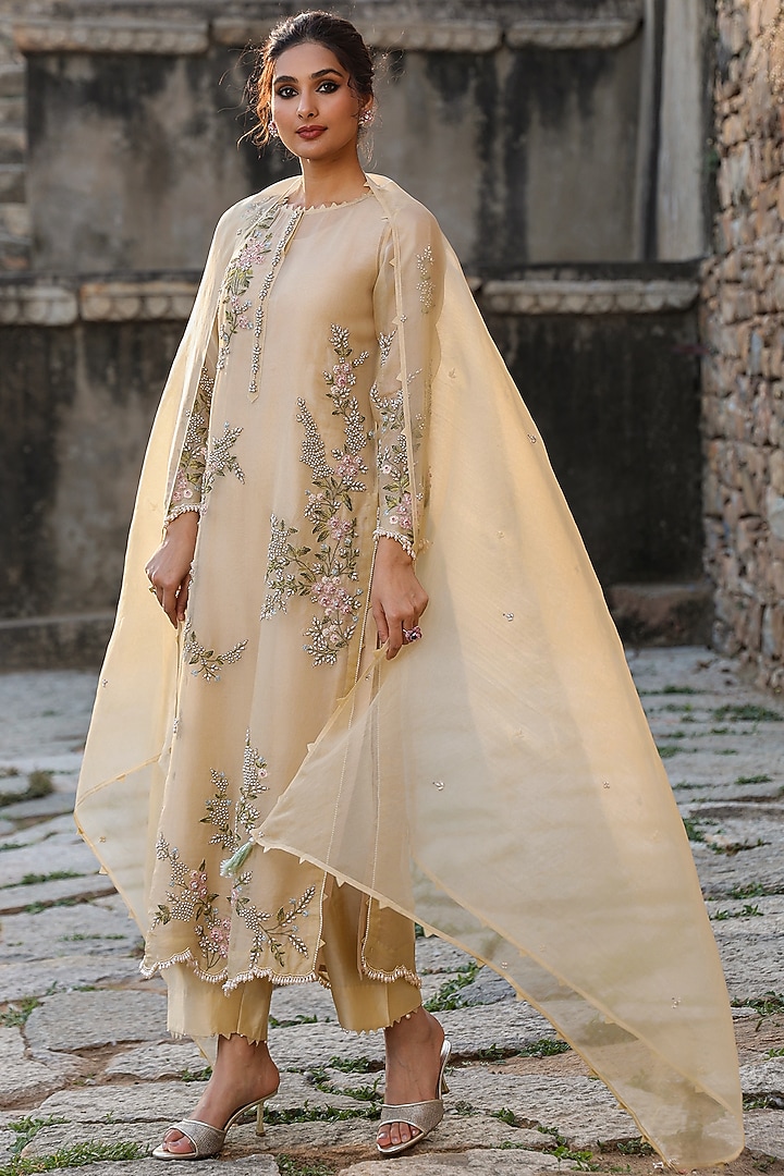 Beige Organza Zardosi & Pearl Embroidered Kurta Set by Niti Bothra at Pernia's Pop Up Shop