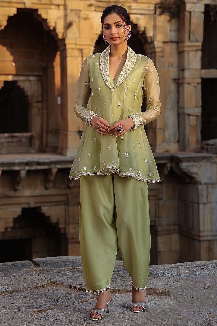 Green Organza Zardosi Embroidered Short Kurta Set by Niti Bothra at Pernia's Pop Up Shop