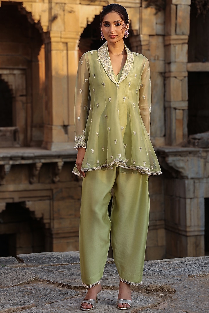 Green Organza Zardosi Embroidered Short Kurta Set by Niti Bothra at Pernia's Pop Up Shop