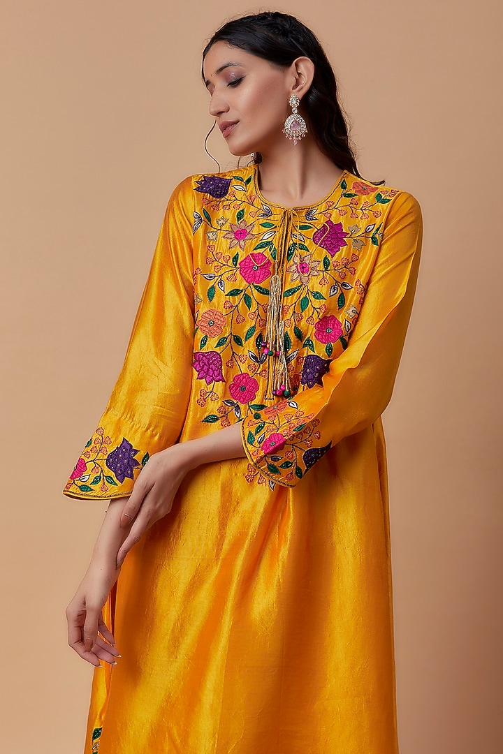 Mustard Kora Silk Embroidered Kurta Set by Niti Bothra at Pernia's Pop Up Shop