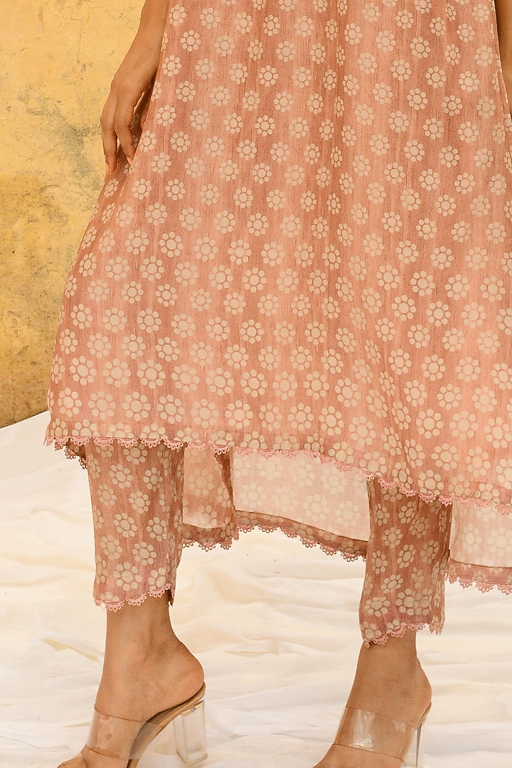 Pink Banarasi Silk Embroidered & Printed Kurta Set by Niti Bothra at Pernia's Pop Up Shop