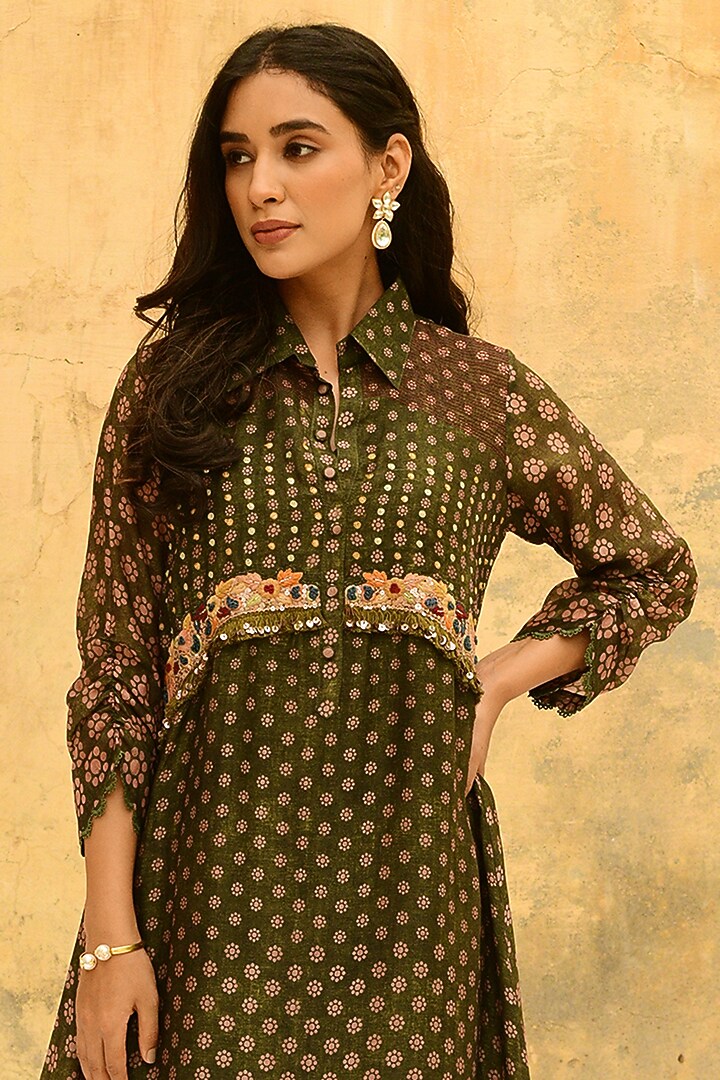 Green Banarasi Silk Embroidered & Printed Kurta Set by Niti Bothra at Pernia's Pop Up Shop