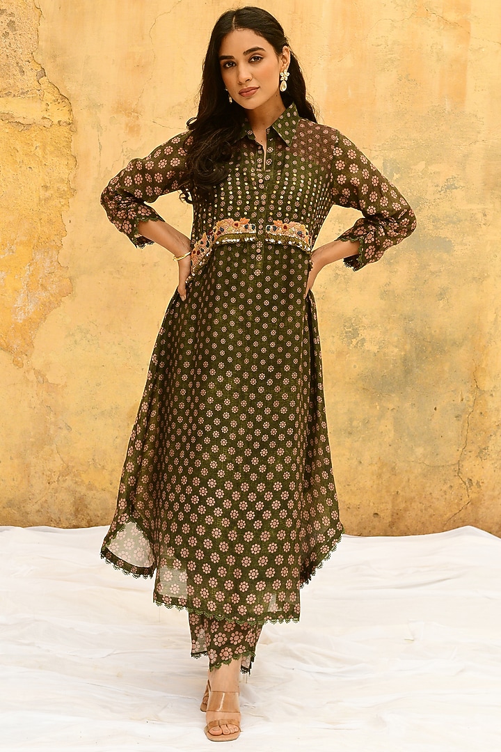 Green Banarasi Silk Embroidered & Printed Kurta Set by Niti Bothra at Pernia's Pop Up Shop