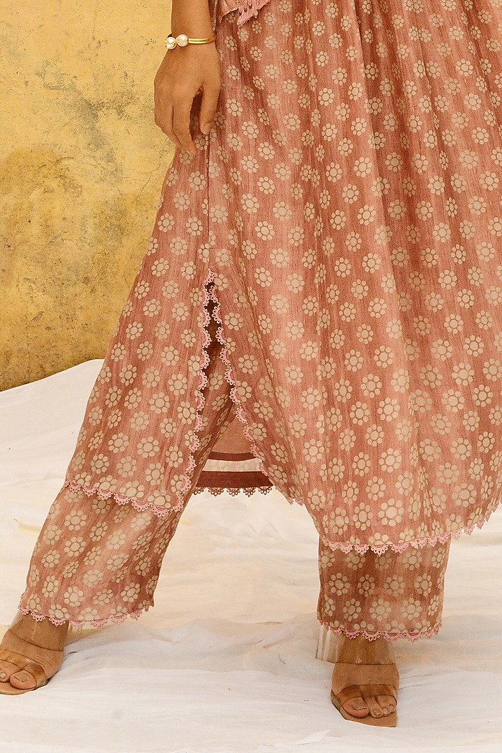 Pink Banarasi Silk Embroidered & Printed Kurta Set by Niti Bothra at Pernia's Pop Up Shop